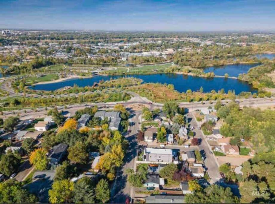 Mid Century Modern Boise-River Bungalow W/ Hot Tub Exteriör bild
