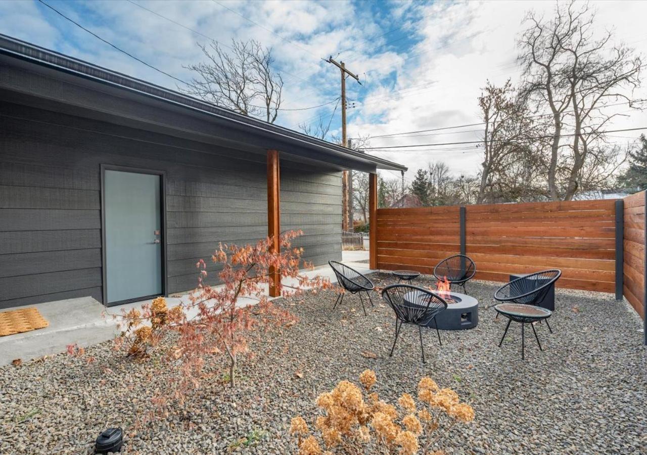 Mid Century Modern Boise-River Bungalow W/ Hot Tub Exteriör bild