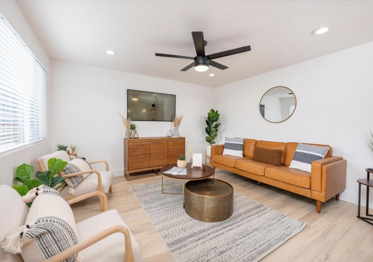 Mid Century Modern Boise-River Bungalow W/ Hot Tub Exteriör bild