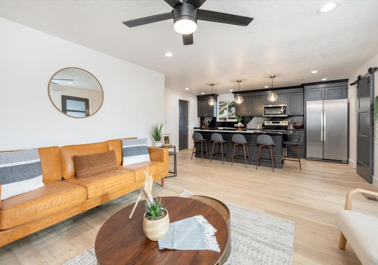 Mid Century Modern Boise-River Bungalow W/ Hot Tub Exteriör bild
